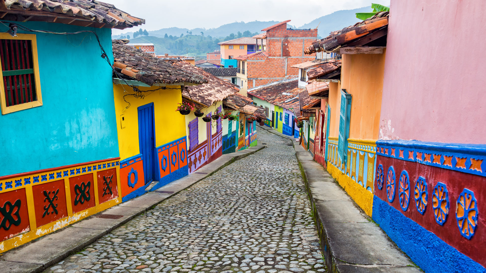 lone_rucksack_courses_muay_thai_medellin_colombia-guatape-3